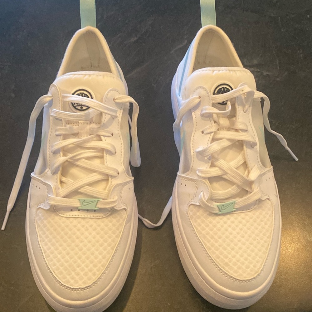 NWOT Nike Platform Sneakers